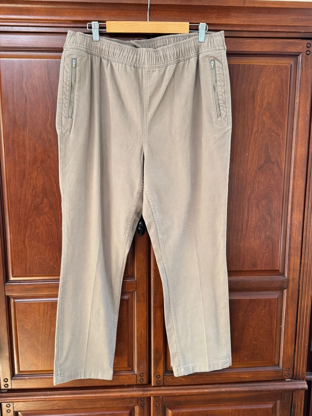 Eddie Bauer Casual Elastic-Waist Pants in Taupe
